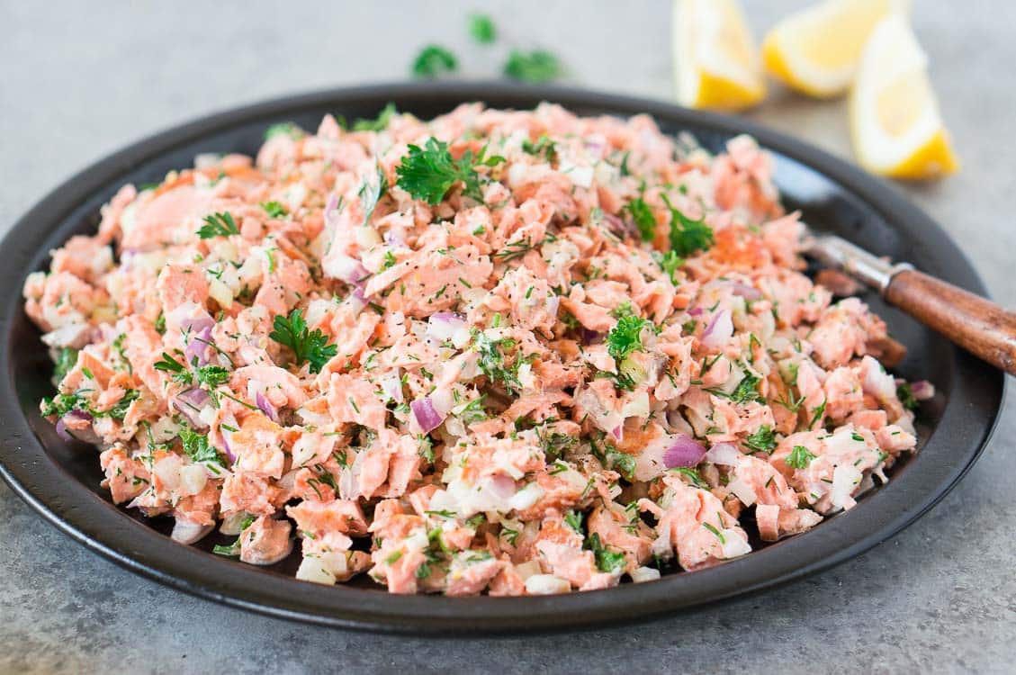 Quick & Healthy Salmon Salad: Delicious Meals in Under 15 Minutes